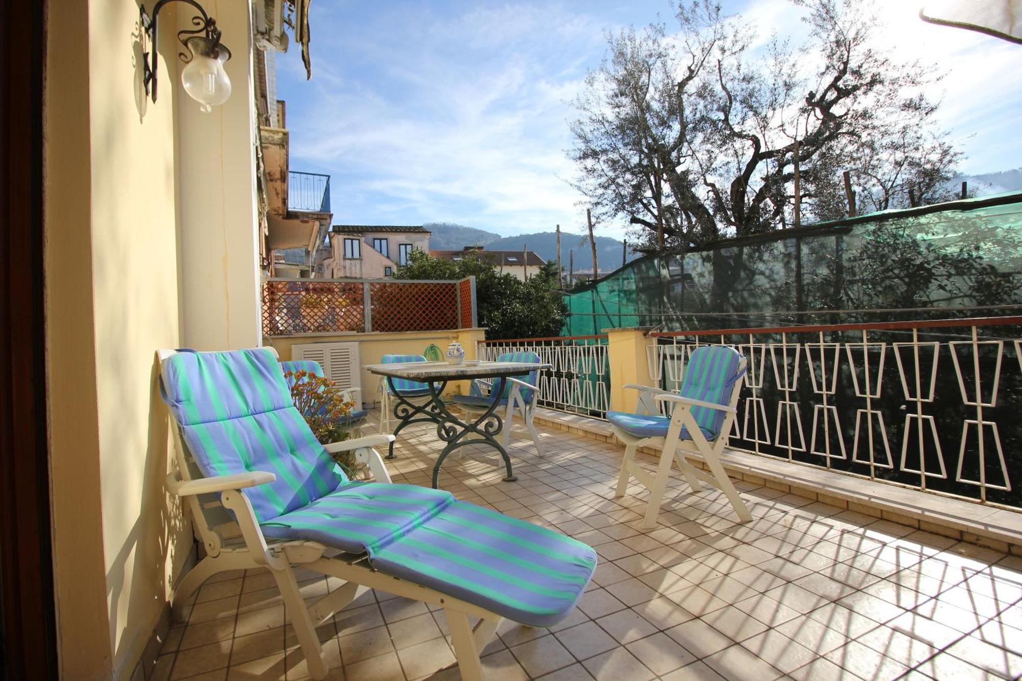 Domus Marziale Apartment Sorrento Luaran gambar